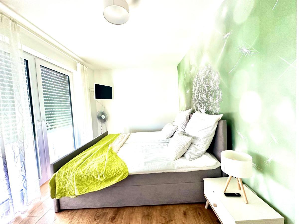 Panorama Penthouse Apartment Mit Klima Und Whirlpool Fuer Bis Zu 6 Personen Frankenthal (Rhineland-Palatinate) Exterior foto